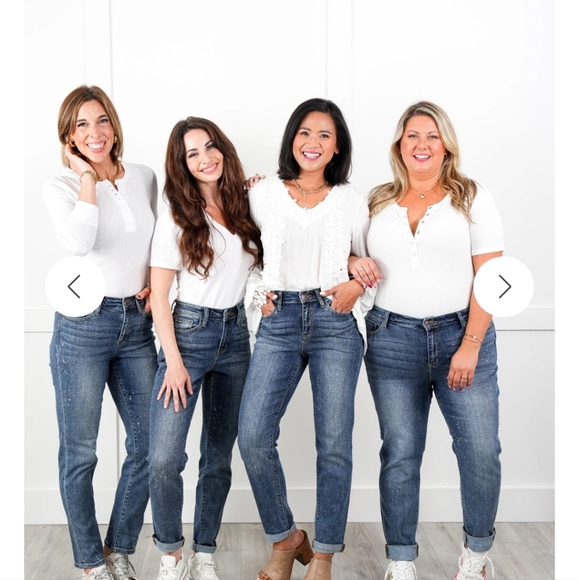 Judy Blue Boyfriend Jeans with  Classic Medium Wash - Picture 2 of 9